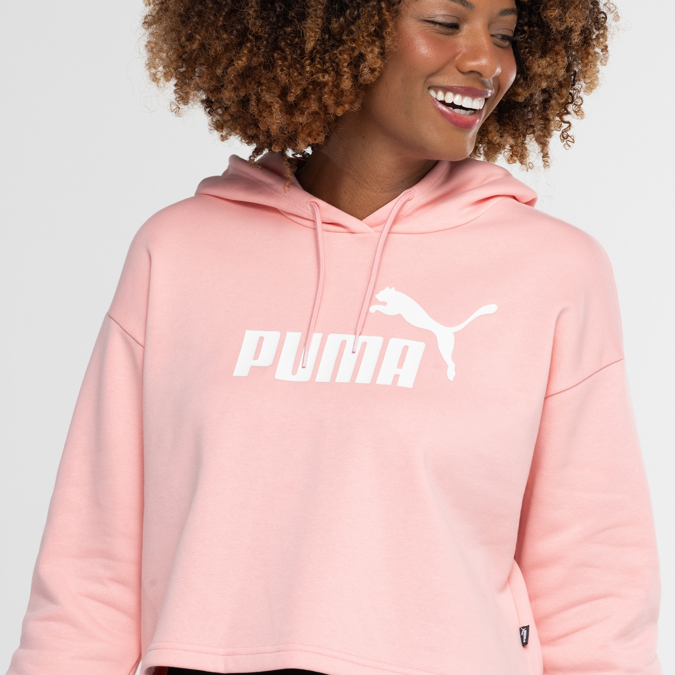 Blusa Feminina Cropped Puma com Capuz Essentials Logo - Foto 6