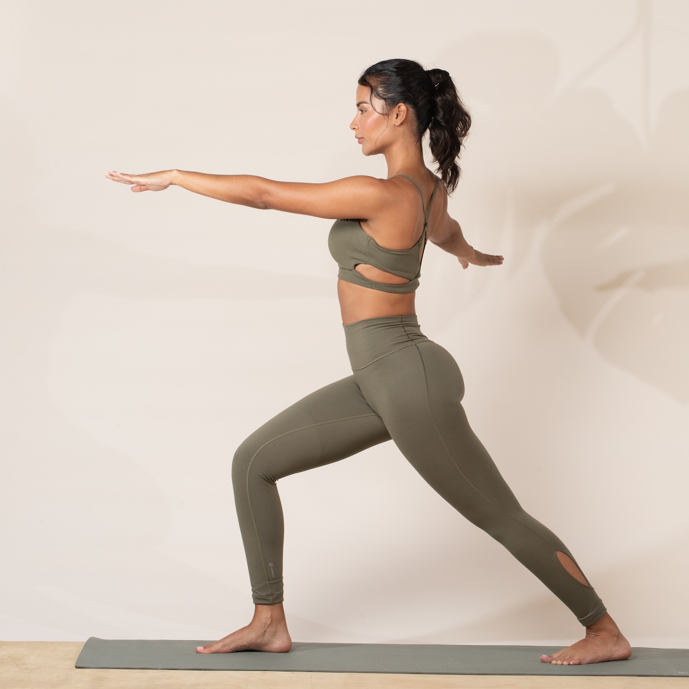 Top Fitness com Bojo adidas Baixa Sustentação Yoga em Promoção