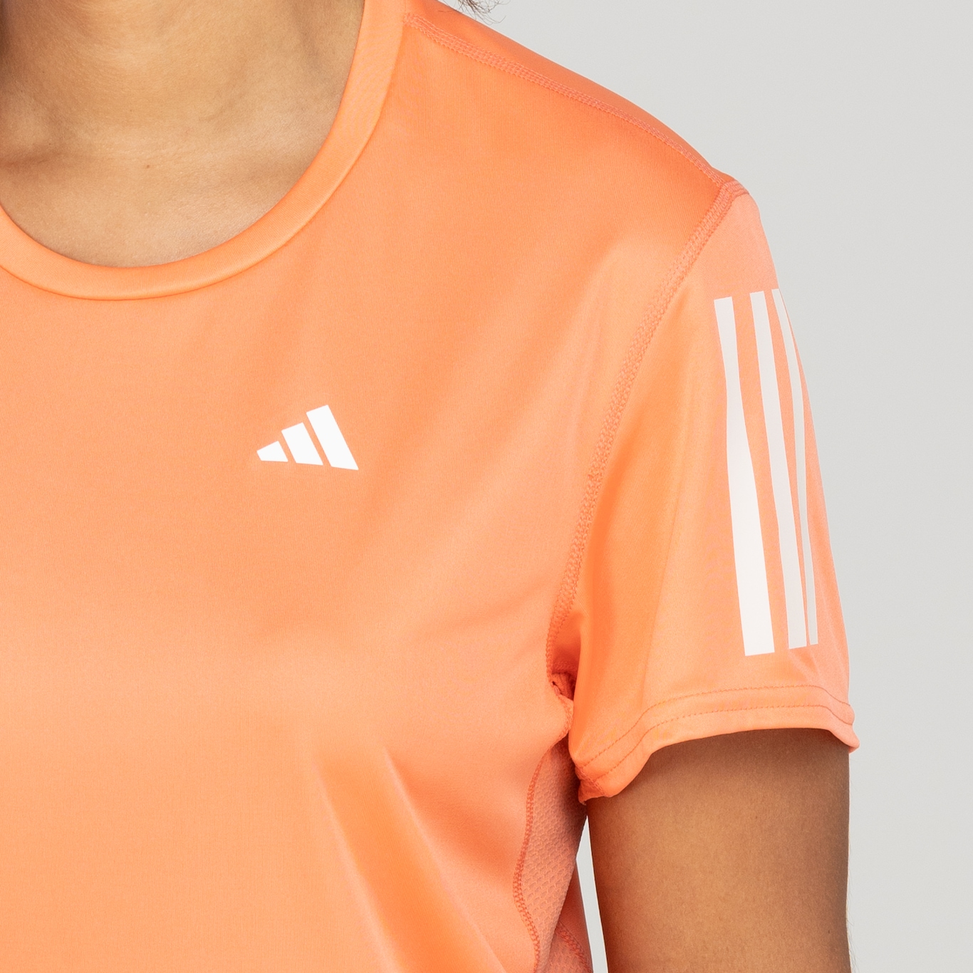 Camiseta Feminina adidas Manga Curta Own The Run - Foto 6