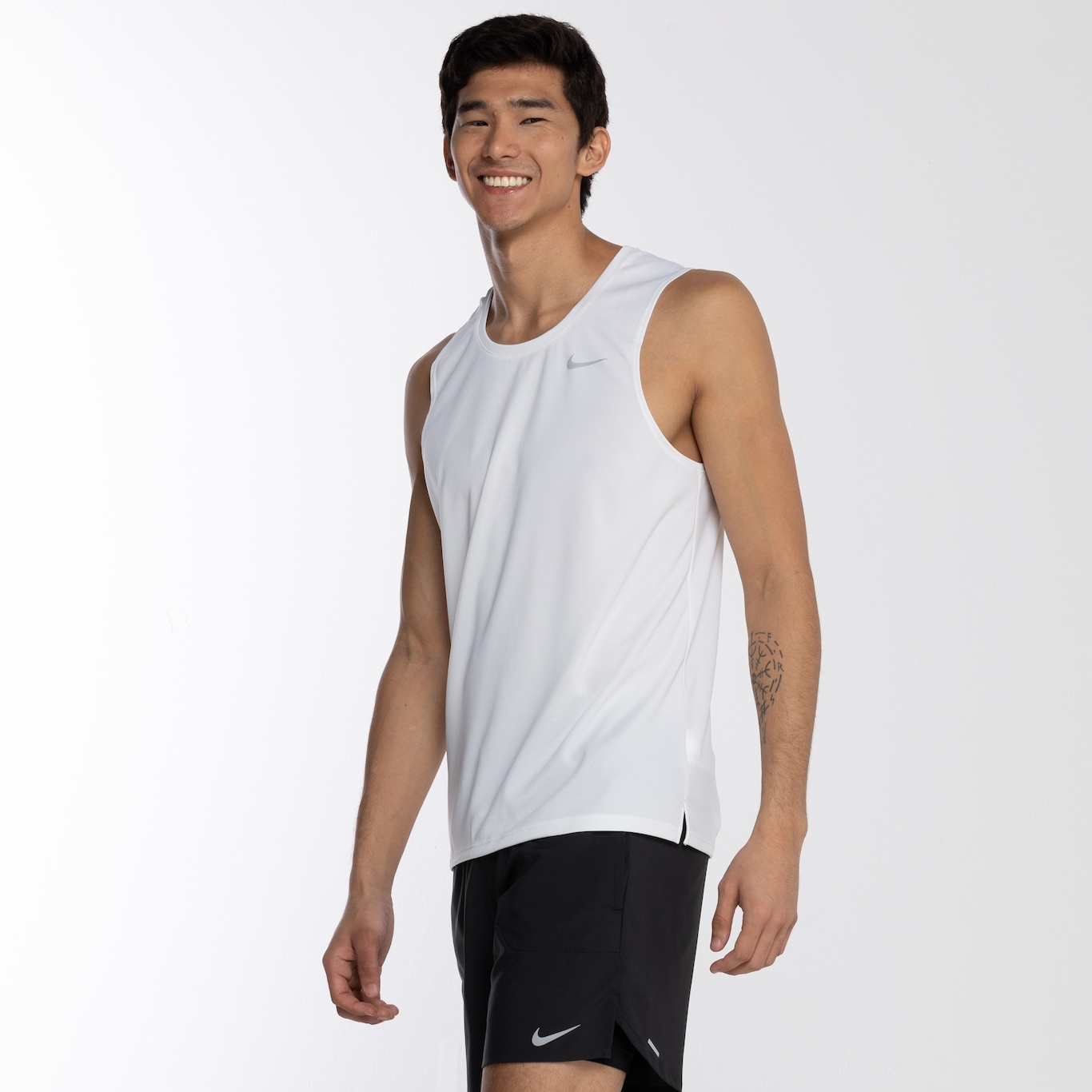 Camiseta Regata Masculina Nike Dri-Fit Miler - Foto 5