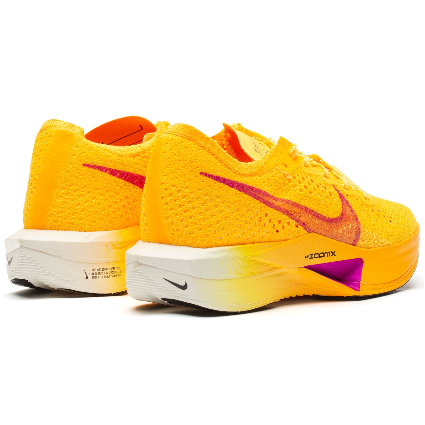 Tênis Nike ZoomX Vaporfly Next% 3 - Feminino - Foto 4