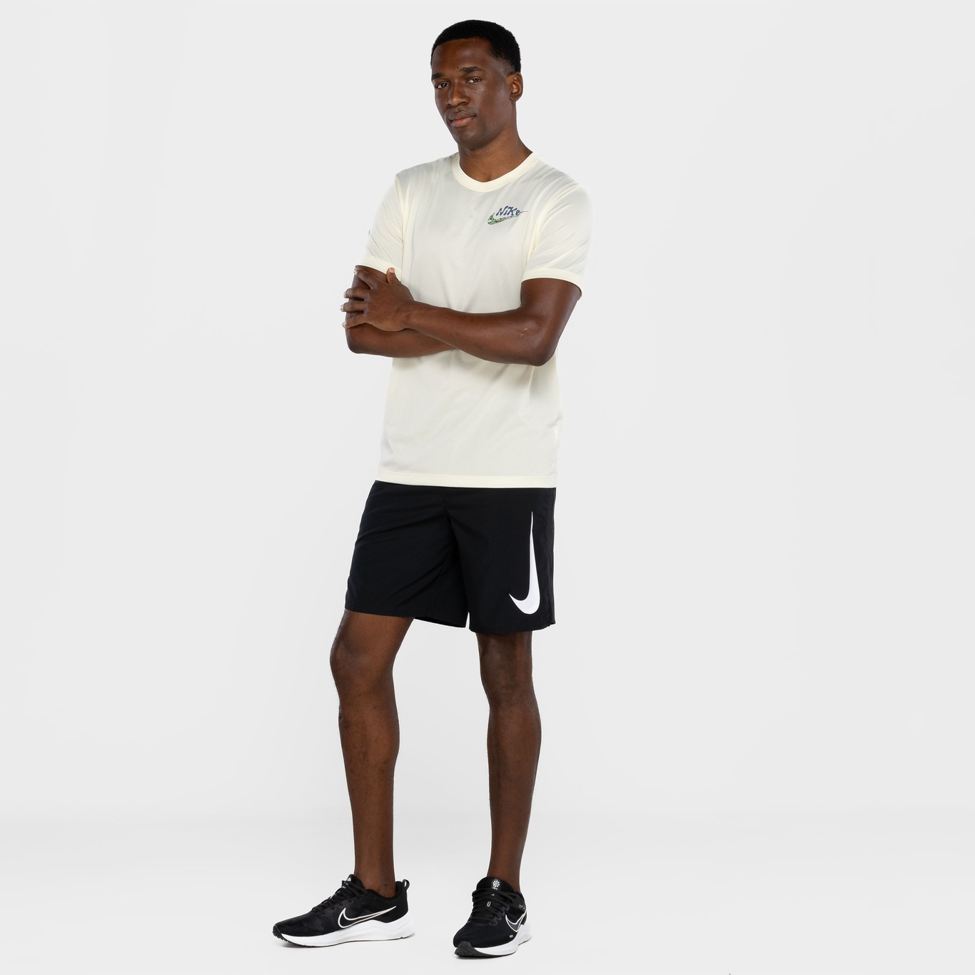 Calça Legging Masculina Nike Dri-Fit Challenger Tight em Promoção