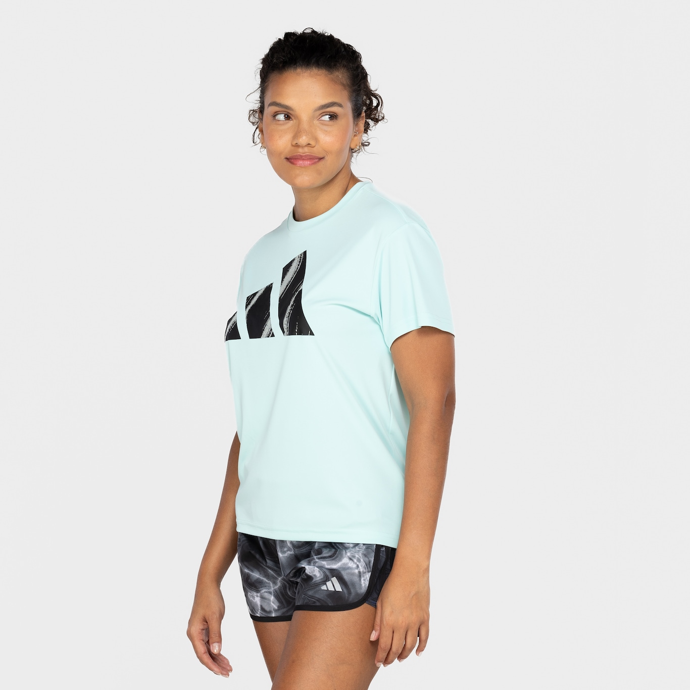 Camiseta adidas Run It Brand Love - Feminina - Foto 4