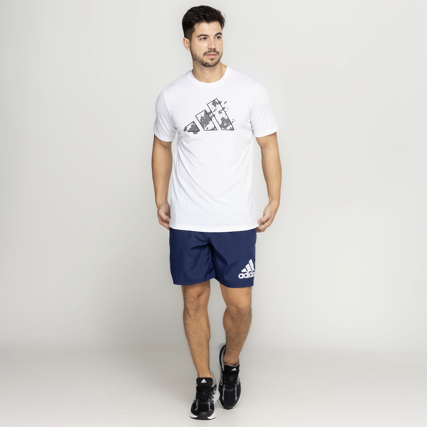 Camiseta Masculina adidas Logo Gráfica - Foto 5