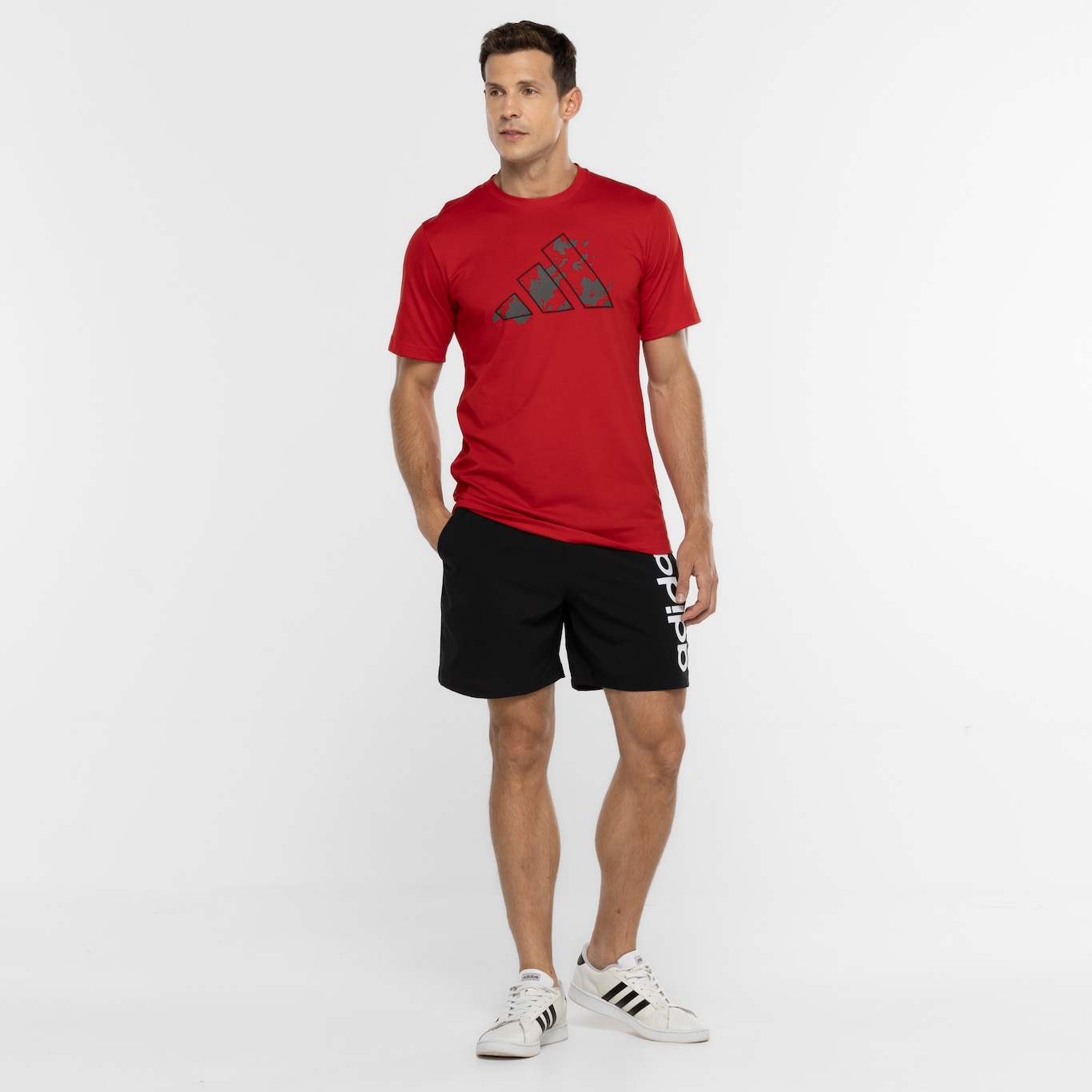 Camiseta Masculina adidas Logo Gráfica - Foto 4