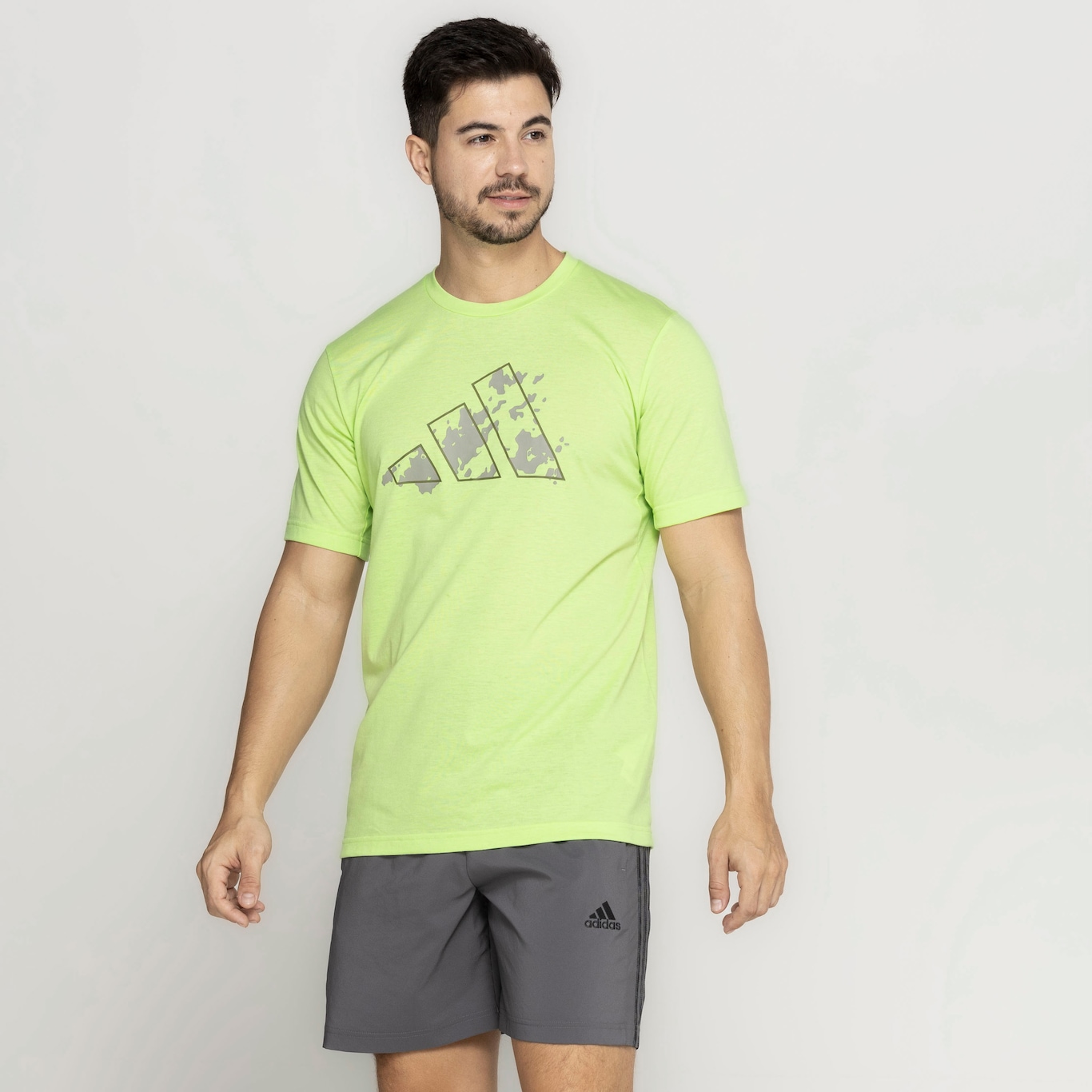 Camiseta Masculina adidas Logo Gráfica - Foto 4