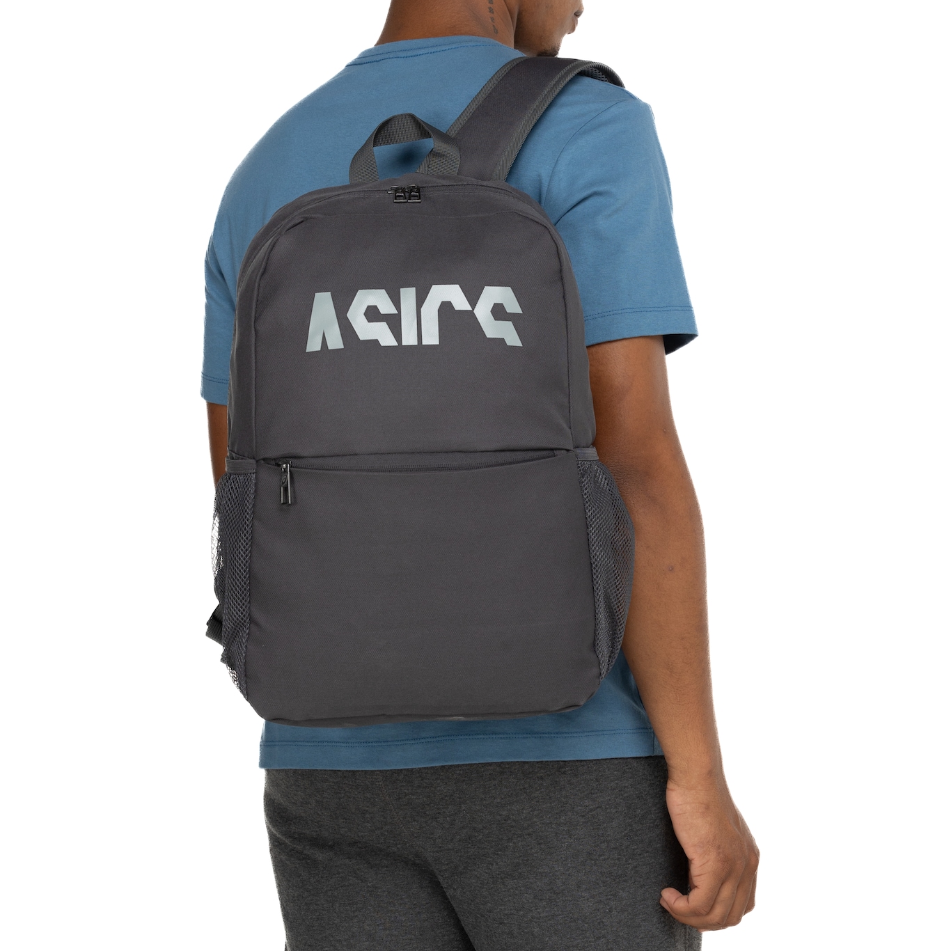 Mochila ASICS Basica em Promocao Centauro