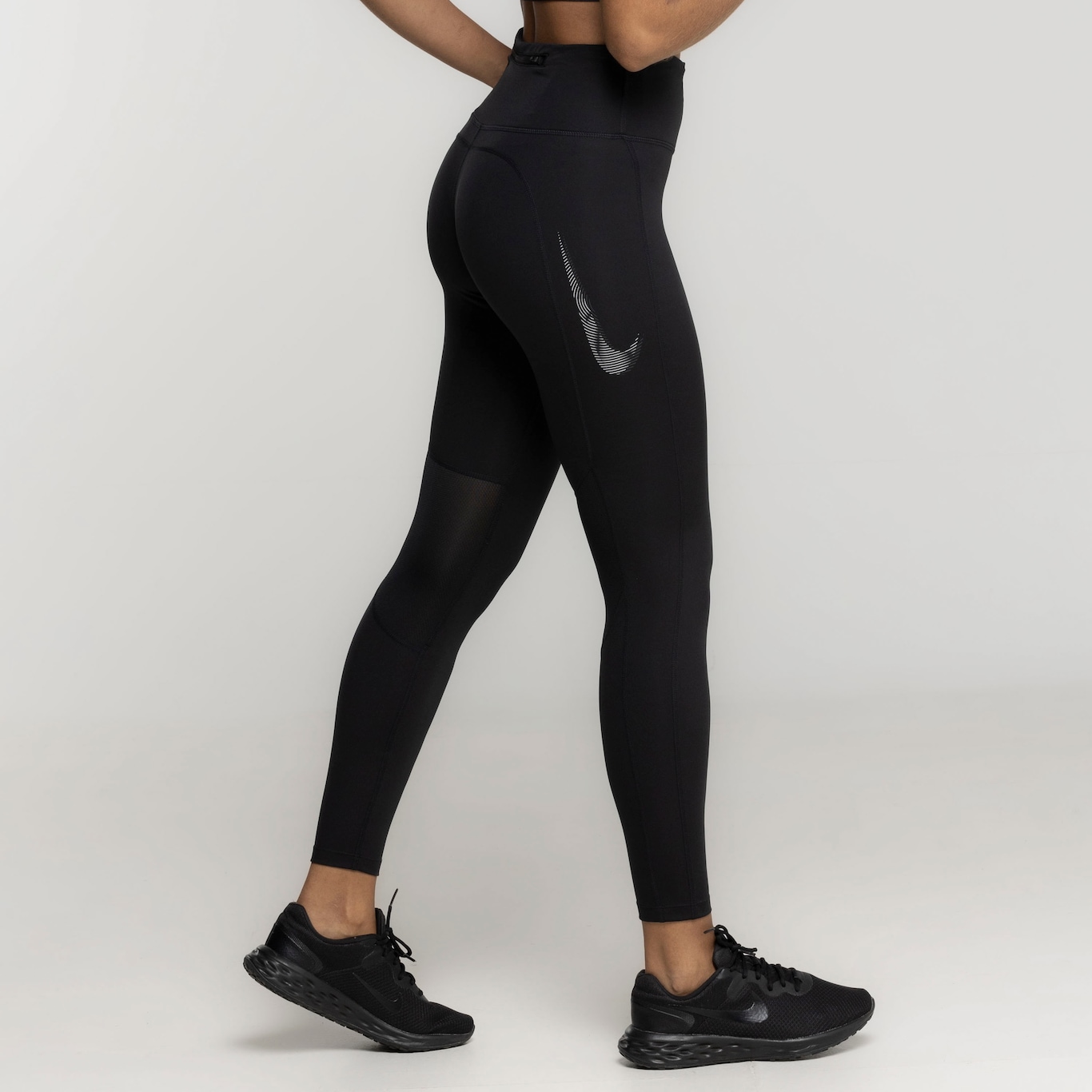 Calça Legging Nike Swoosh Run 7/8 Feminina - Preto+Prata