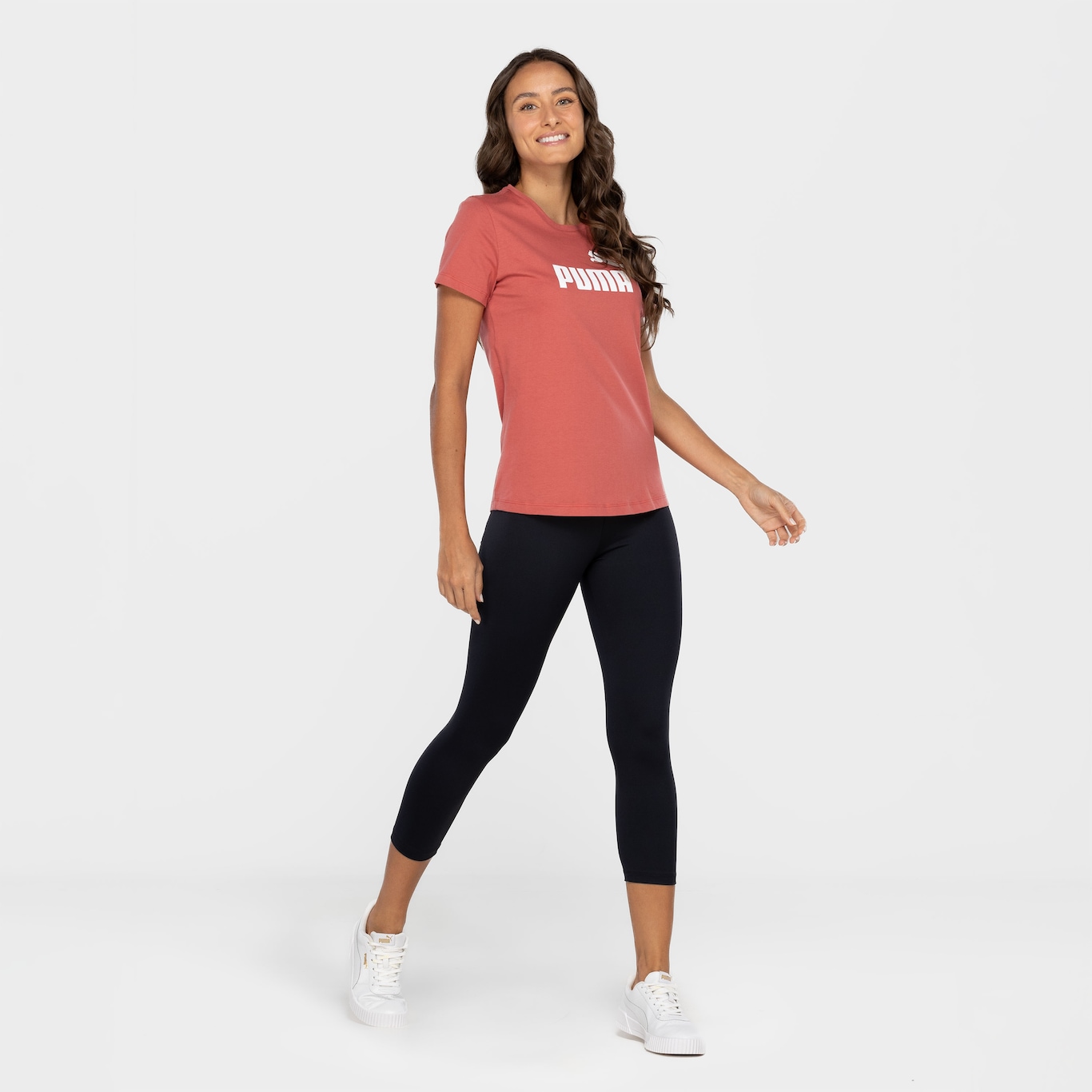 Camiseta Feminina Puma Manga Curta Essentials Logo Tee - Foto 4