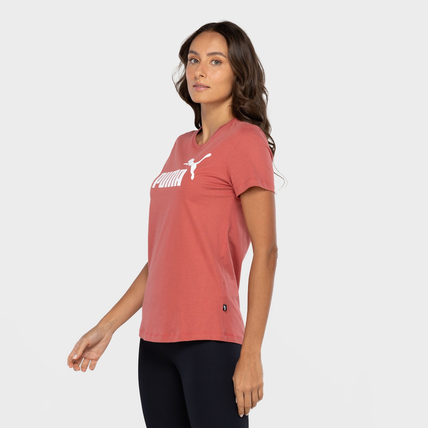 Camiseta Feminina Puma Manga Curta Essentials Logo Tee - Foto 5