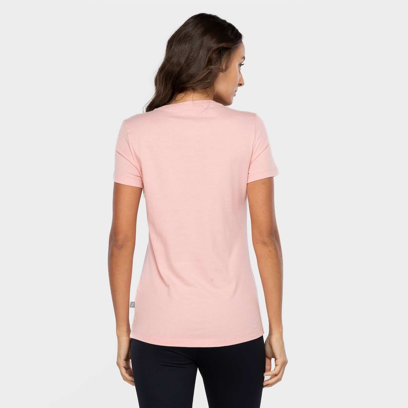 Camiseta Feminina Puma Manga Curta Essentials Logo Tee - Foto 3