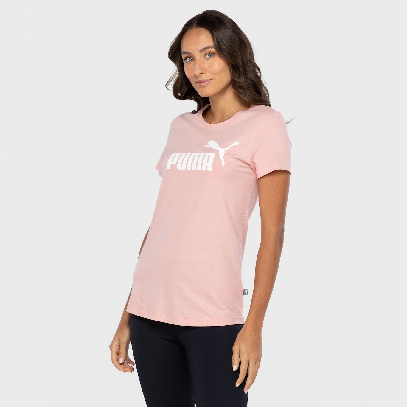 Camiseta Feminina Puma Manga Curta Essentials Logo Tee - Foto 5