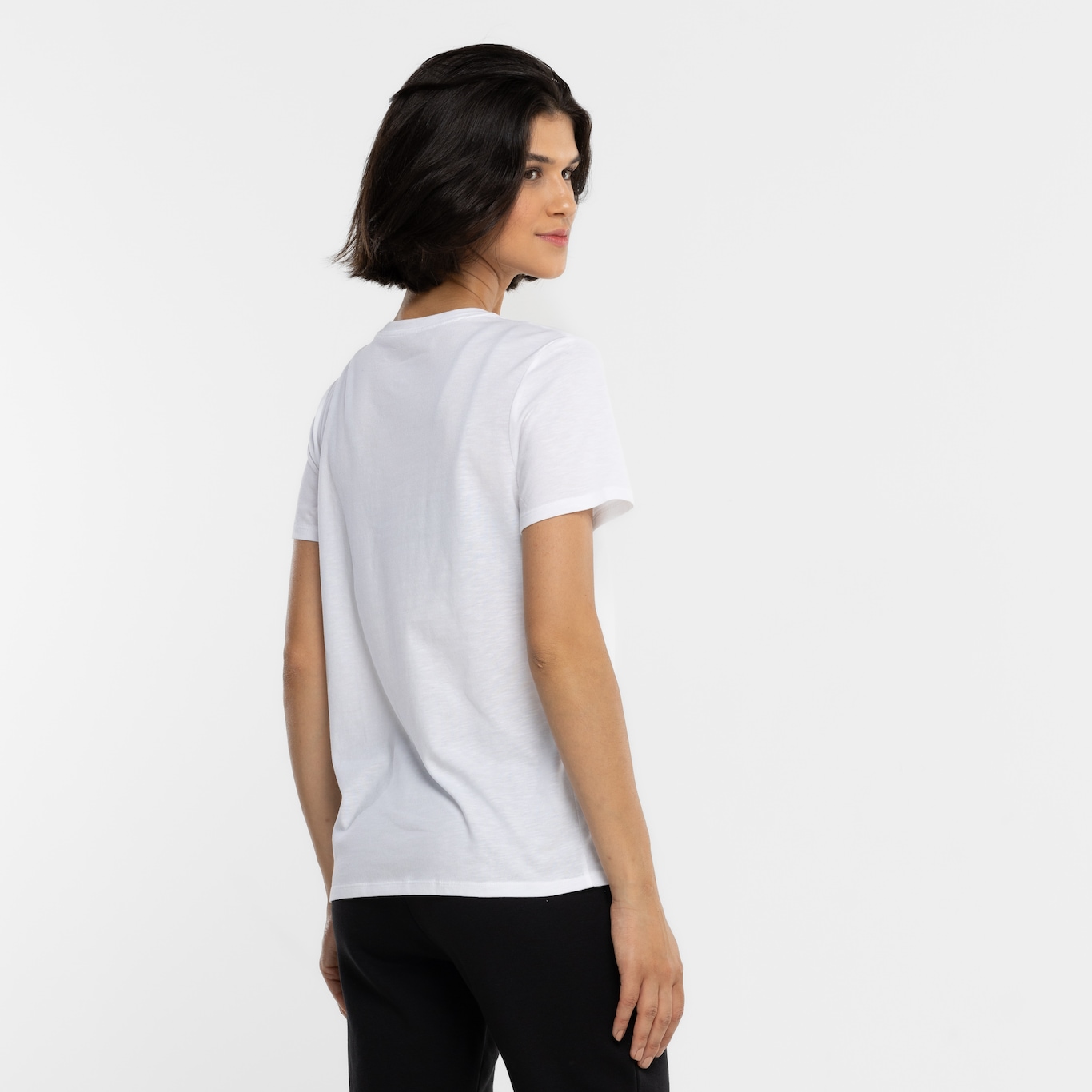 Camiseta Feminina Nike Manga Curta Dri-Fit Swoosh - Foto 3