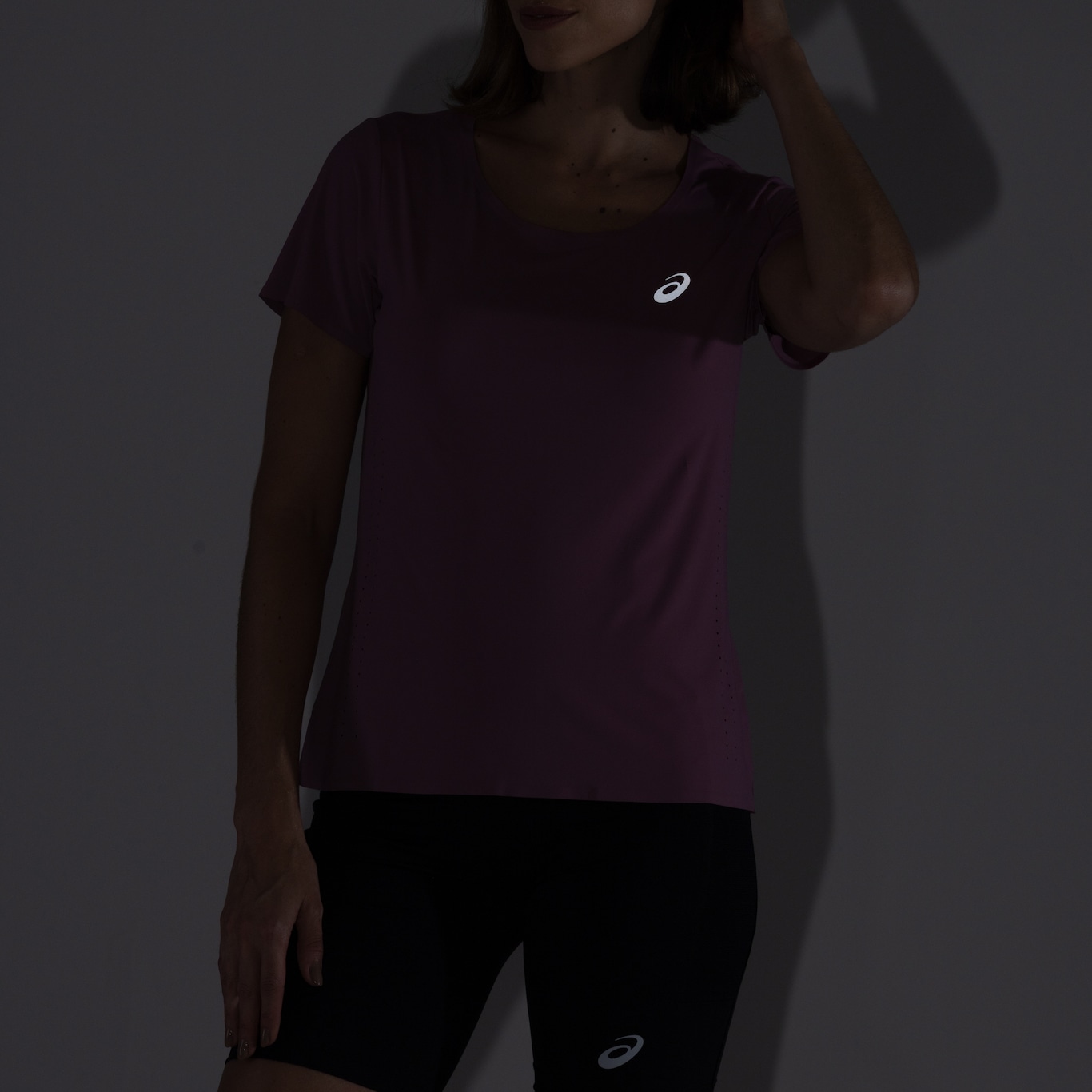 Camiseta Feminina ASICS Manga Curta Selada New - Foto 4