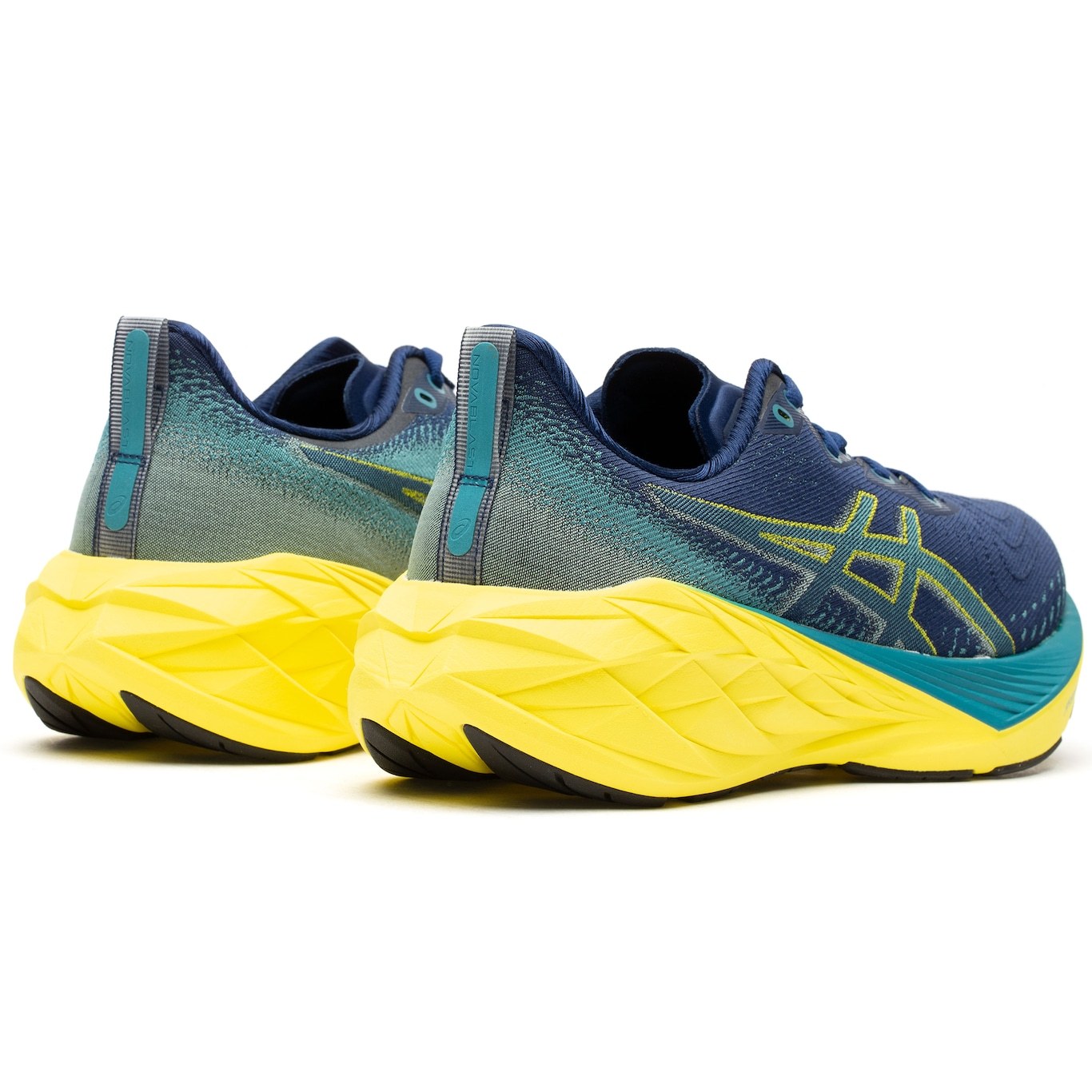 Tênis ASICS Novablast 4 - Masculino - Foto 4