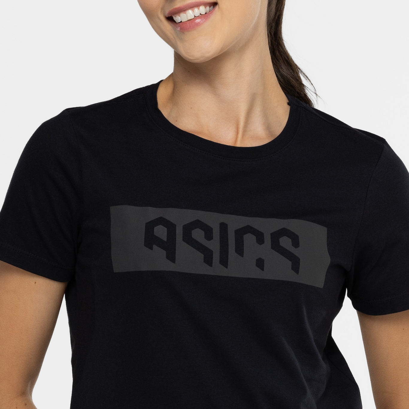 Camiseta Feminina ASICS Manga Curta Malha Cava Tradicional - Foto 6