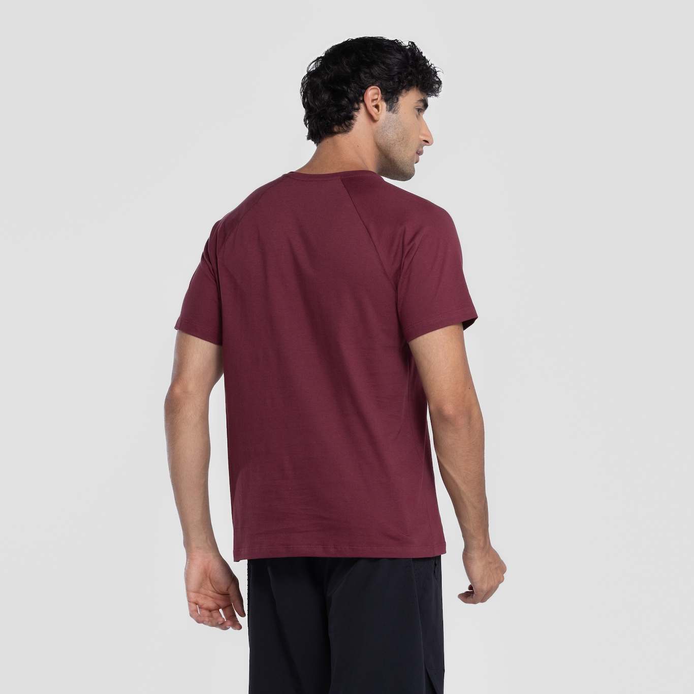 Camiseta Masculina ASICS Manga Curta Meia Malha Raglan - Foto 3