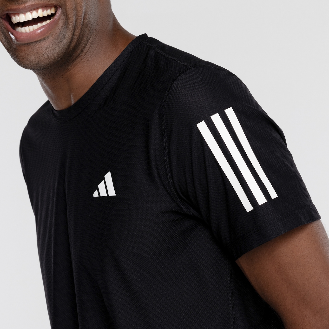 Camiseta Masculina adidas Manga Curta Own The Run Base - Foto 6