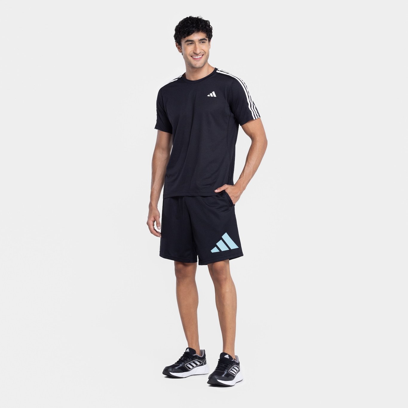 Bermuda Masculina adidas Logo - Foto 5