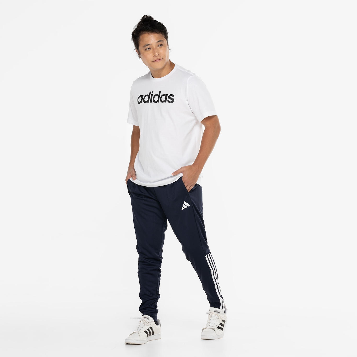 Camiseta Masculina adidas Manga Curta Logo Linear - Foto 4