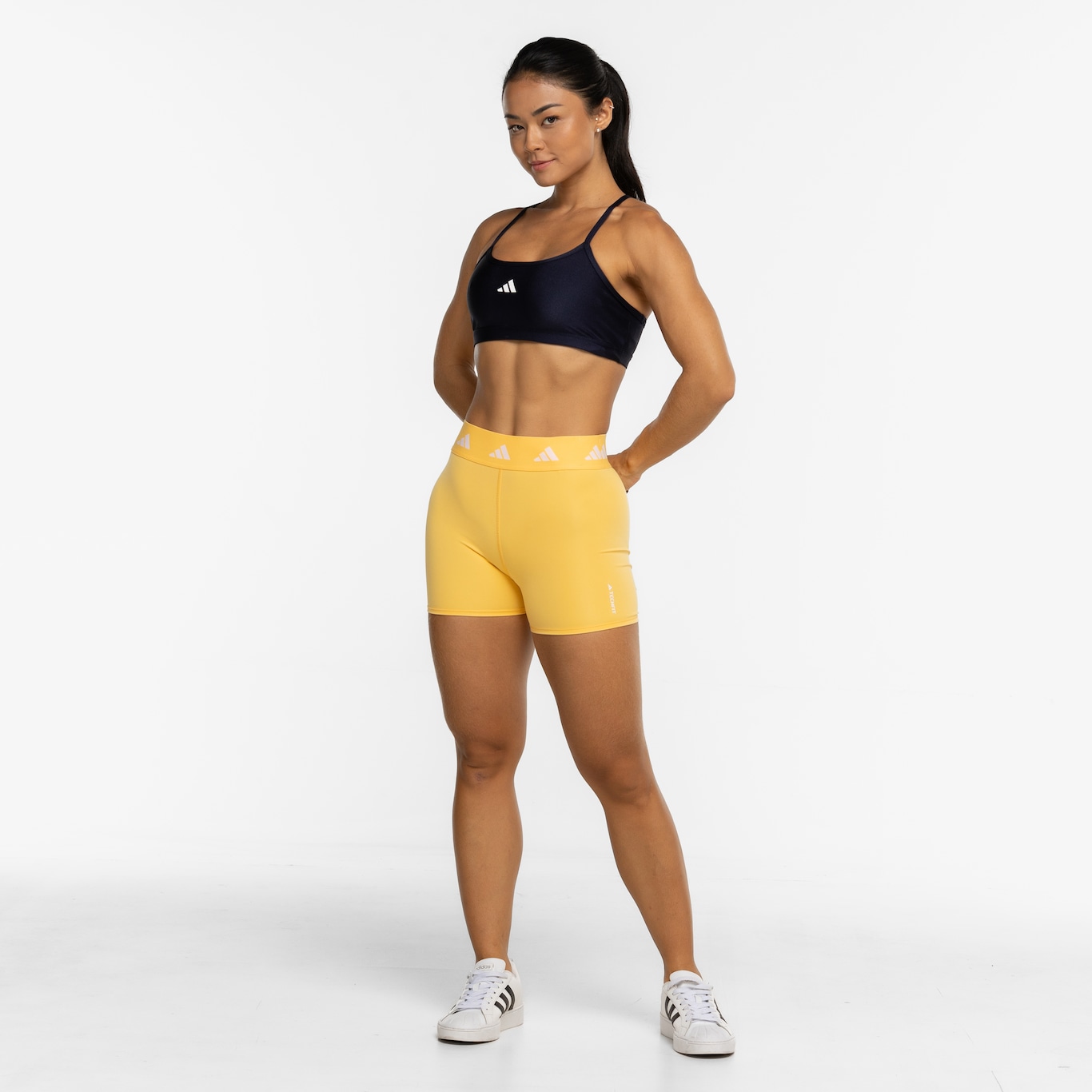 Top Fitness sem Bojo adidas Baixa Sustentação Latin Fit Solid Adulto - Foto 4