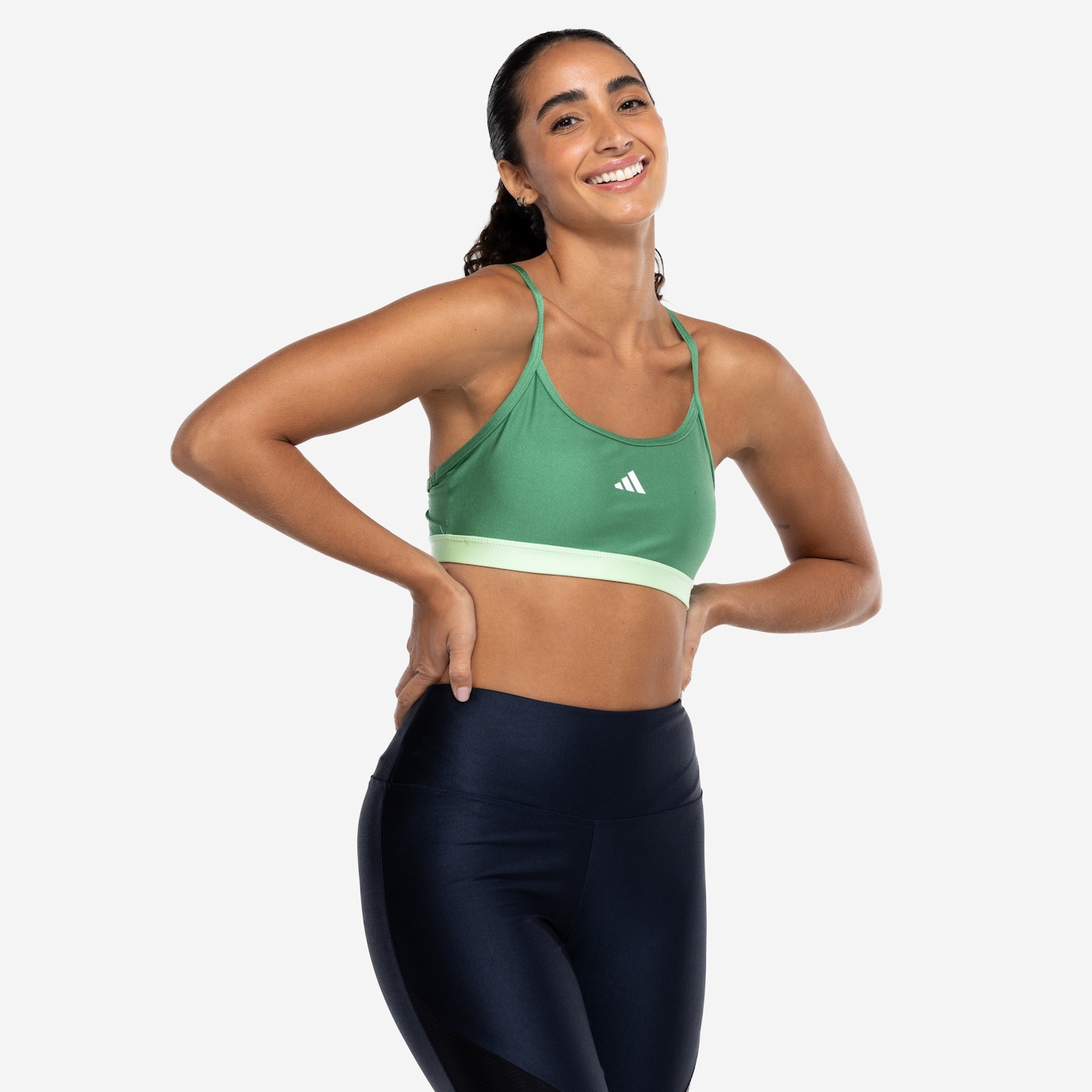 Top Fitness sem Bojo adidas Baixa Sustentação Latin Fit Solid Adulto - Foto 5