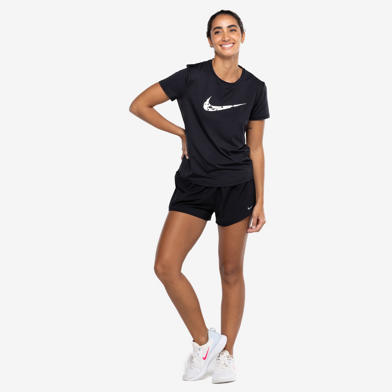 Camiseta Feminina Nike Manga Curta One Swsh Hbr SS - Foto 4