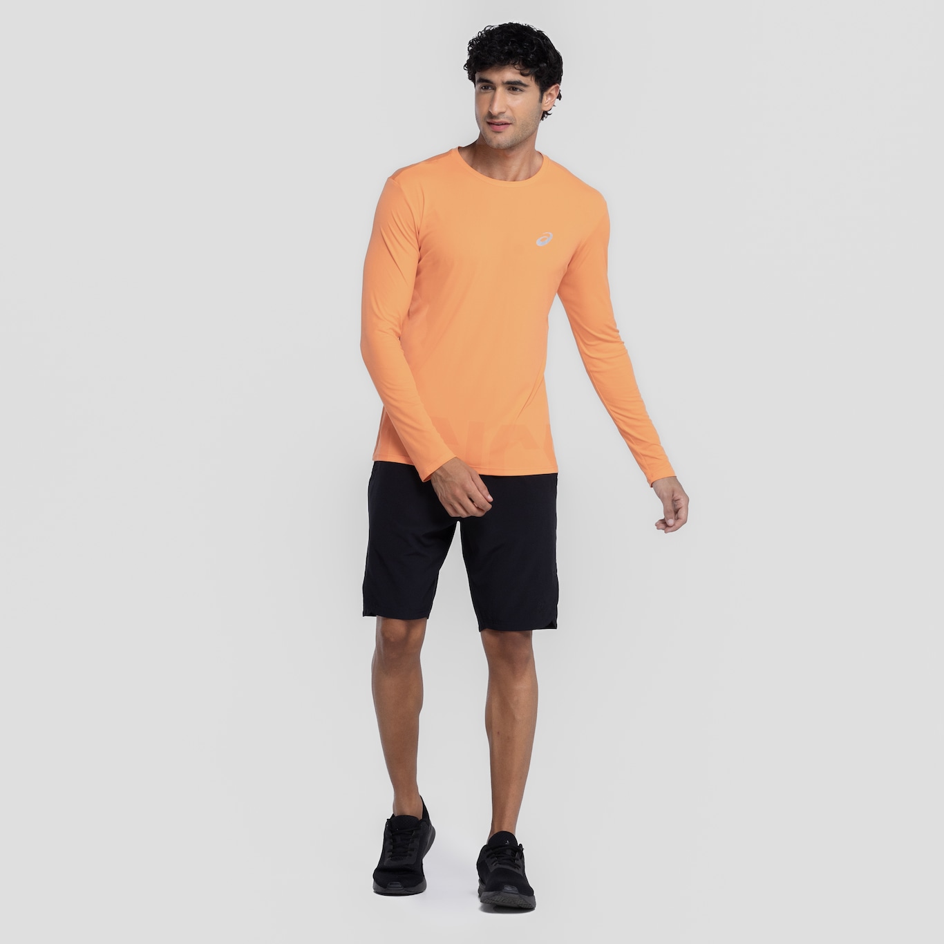 Camiseta Masculina ASICS Manga Longa Leve com Proteção UV - Foto 4