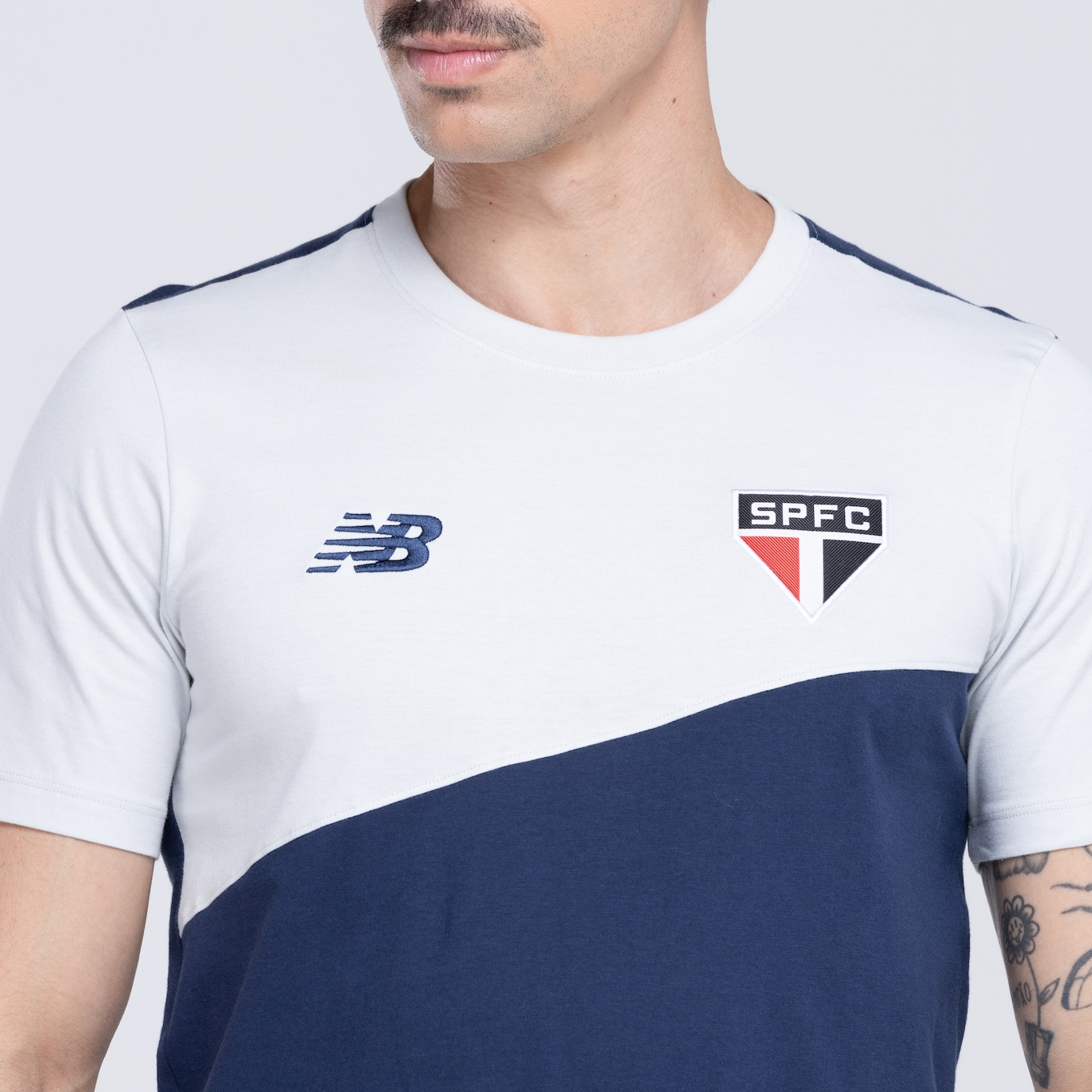 Camiseta de Viagem do São Paulo 24 New Balance Masculina - Foto 6