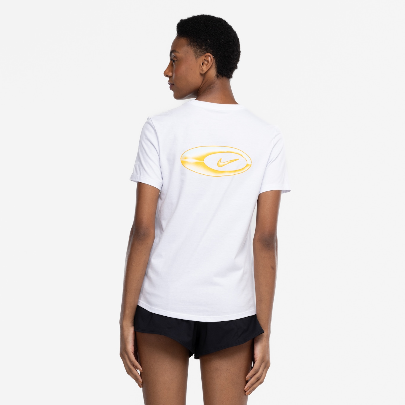 Camiseta Feminina Nike Manga Curta Sportswear XY2k - Foto 3