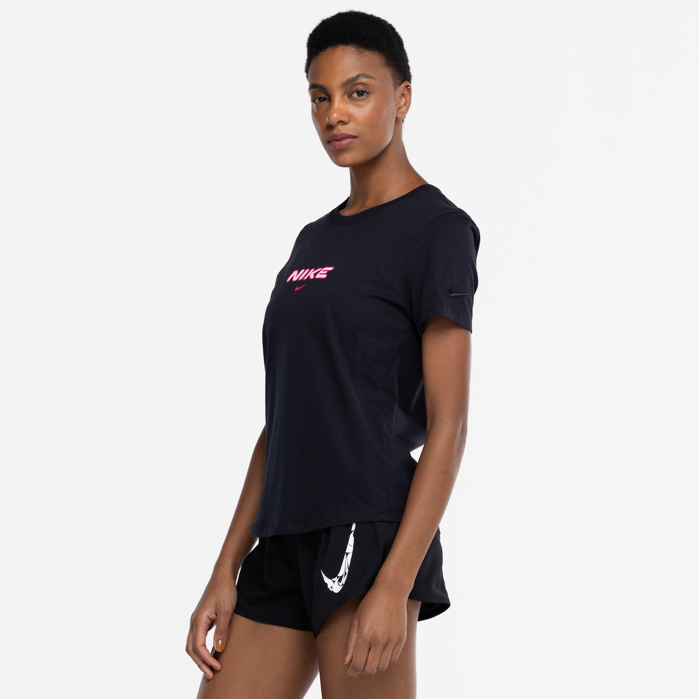 Camiseta Feminina Nike Manga Curta Sportswear XY2k - Foto 5