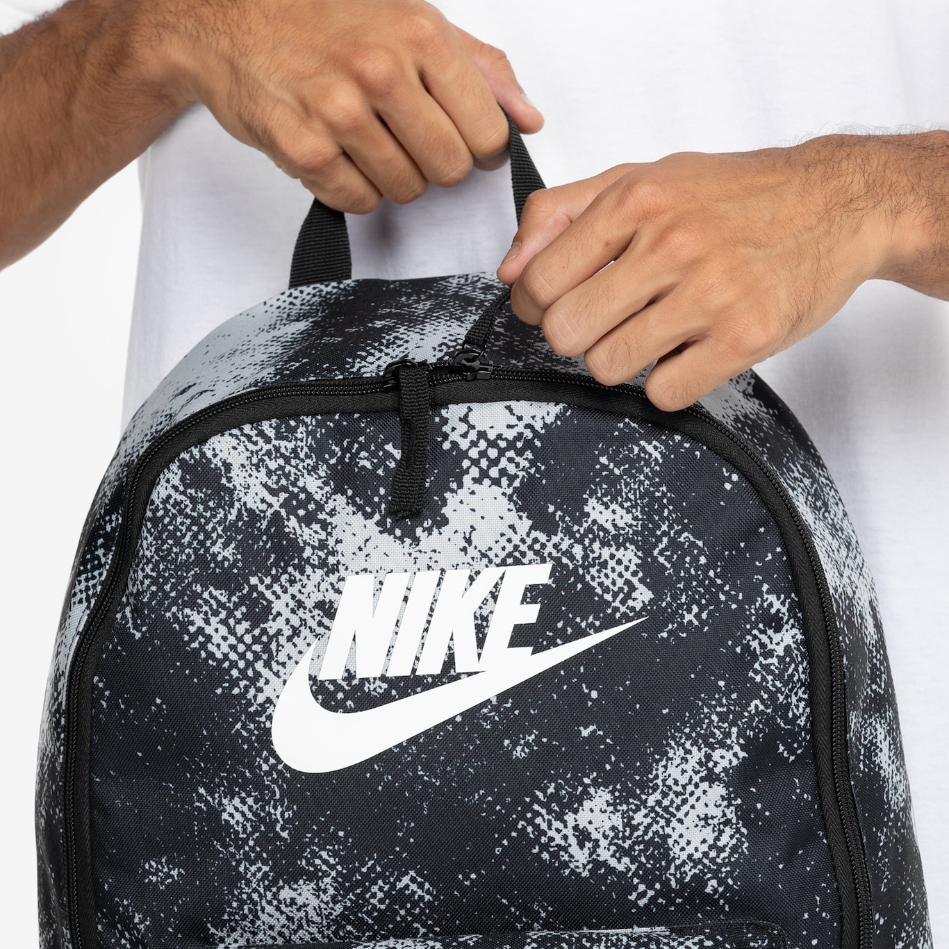 Mochila Nike Heritage BKPK Rorschach 25 Litros - Foto 4