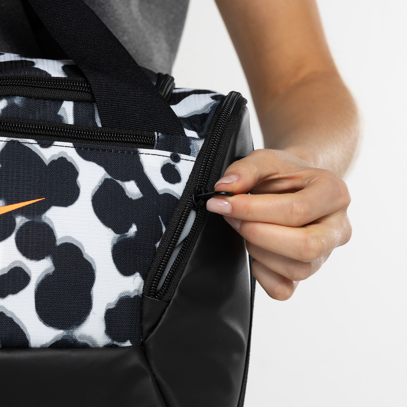 Bolsa Nike Brasilia XS Duff95 All Over Print SP24 25 Litros - Foto 4