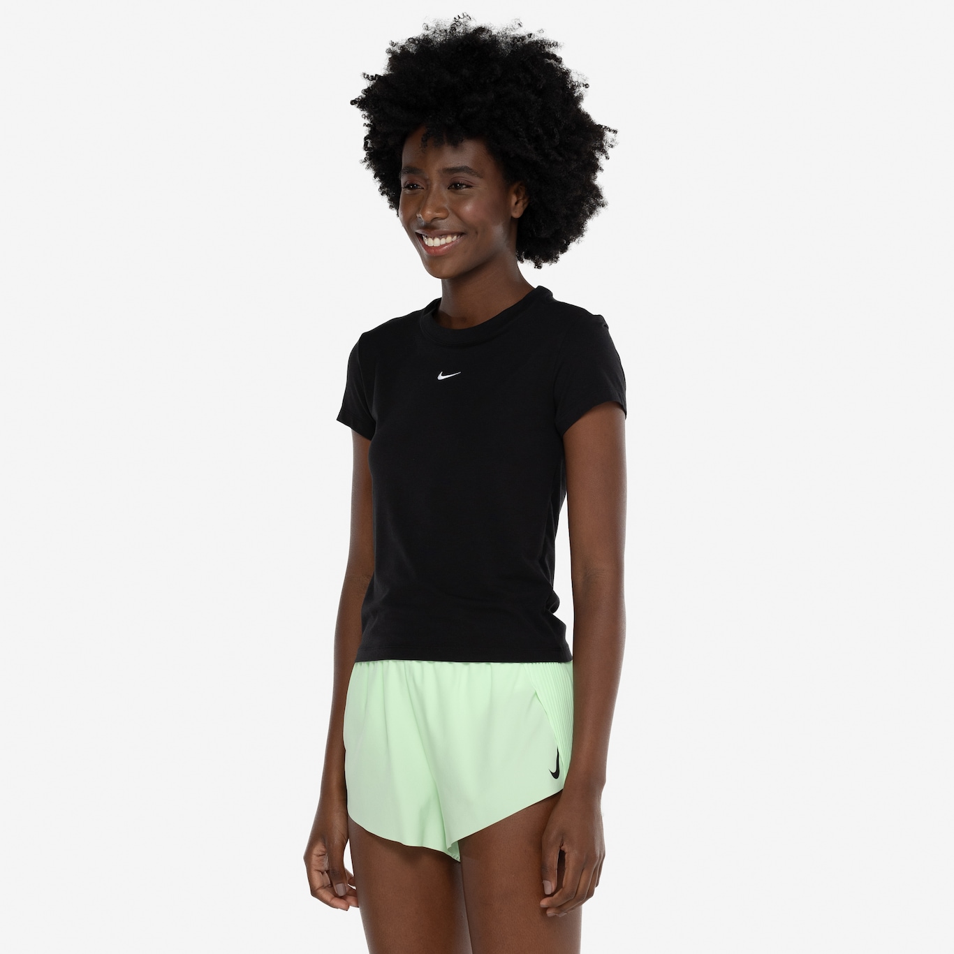 Camiseta Feminina Nike Manga Curta Chill Knit - Foto 5