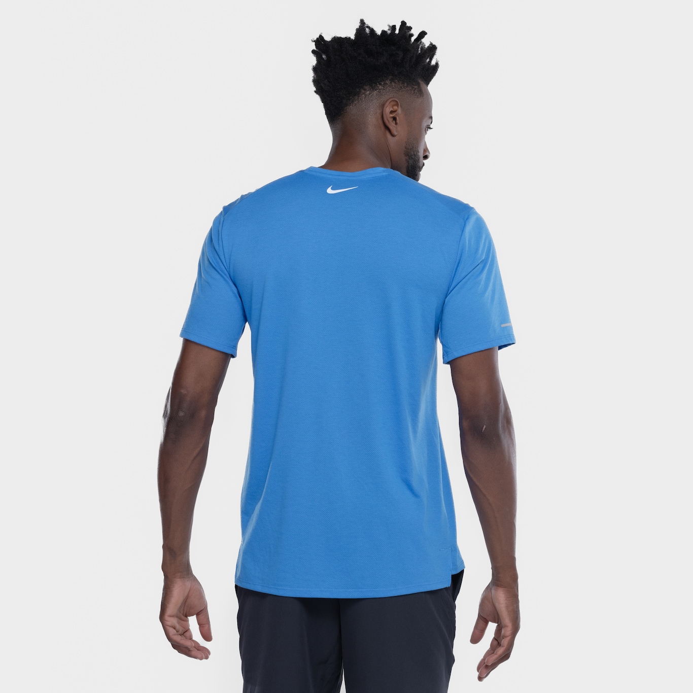 Camiseta Masculina Nike Manga Curta Dri-Fit Rise 365 RU - Foto 3