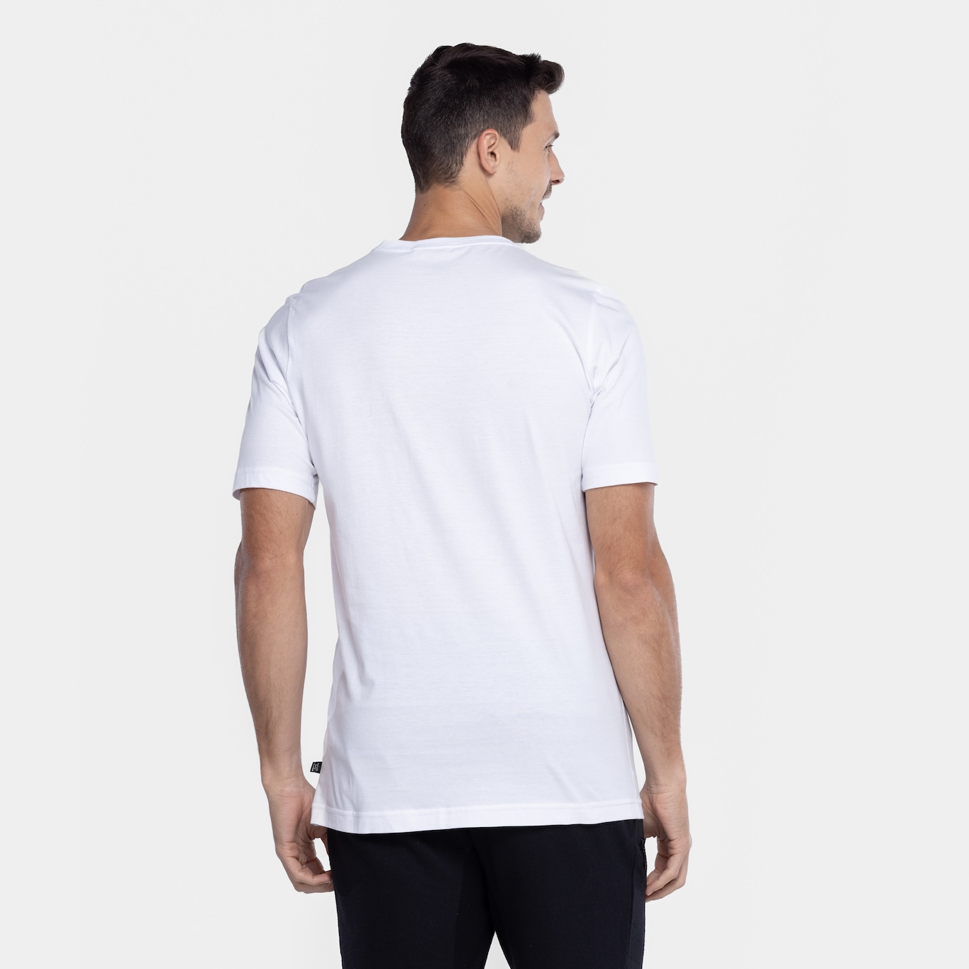 Camiseta Masculina Puma Manga Curta ESS Tee Logo - Foto 3