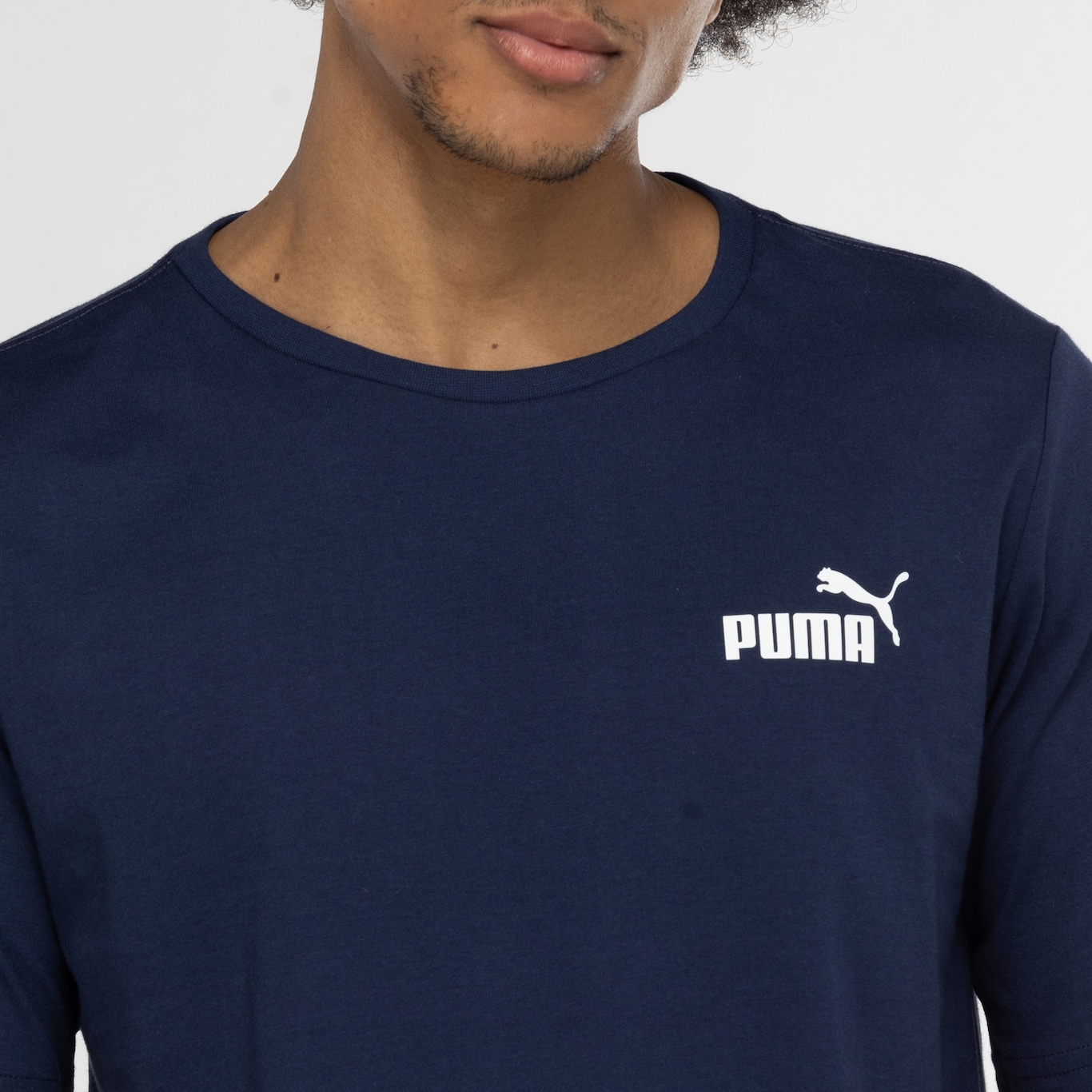 Camiseta Masculina Puma Manga Curta Small Logo ESS - Foto 6