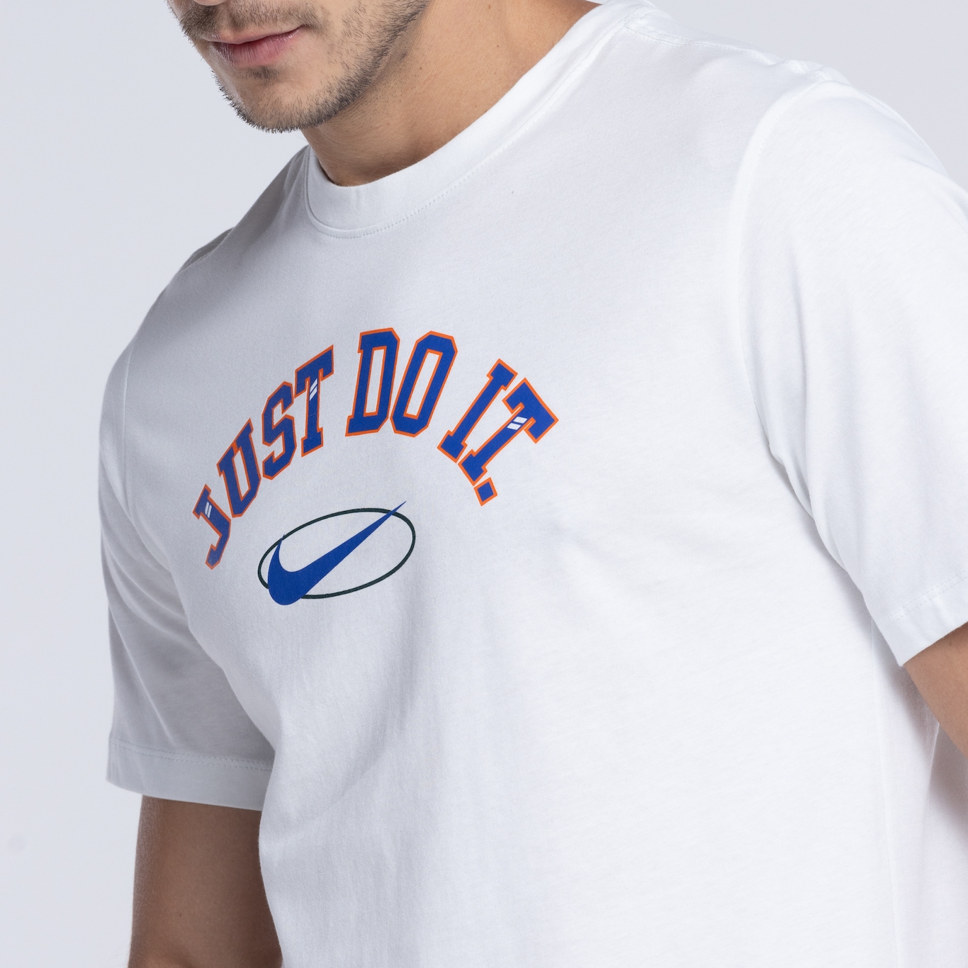 Camiseta Masculina Nike Manga Curta Sportswear 6MO Just Do It - Foto 6