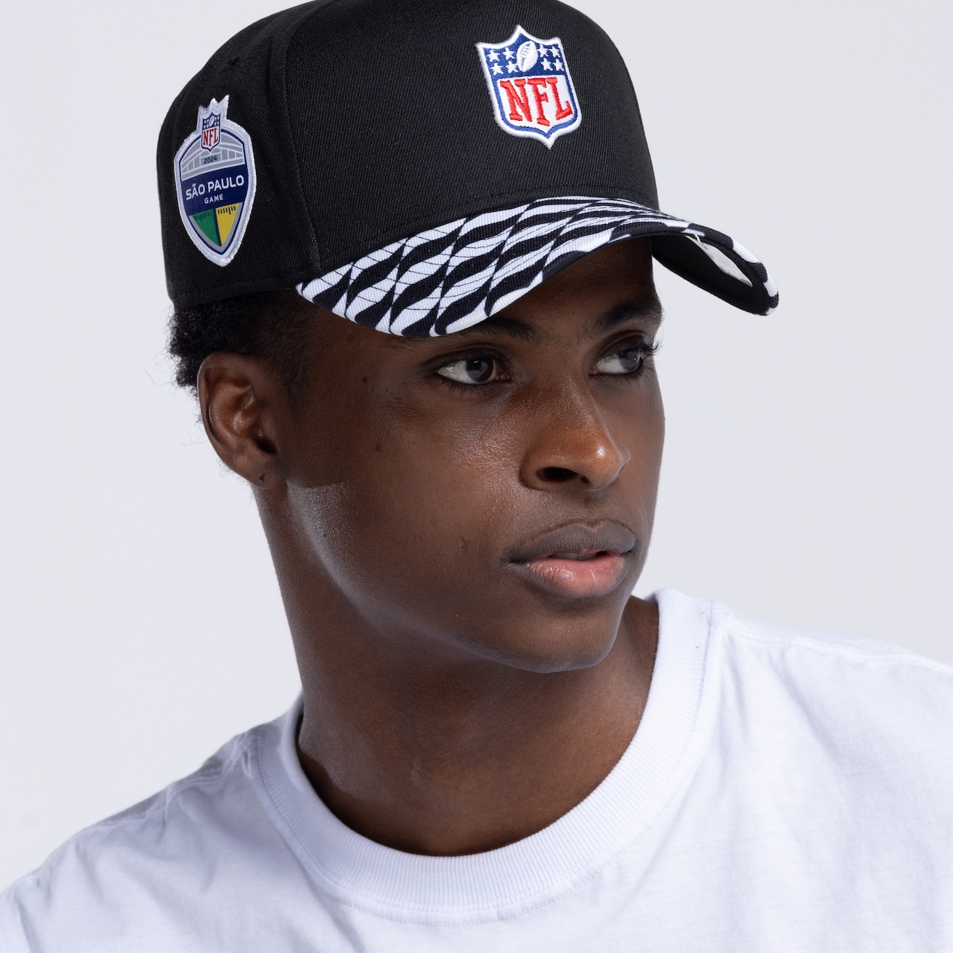 Boné NFL Aba Curva New Era Snapback  940 Trucker Black Adulto - Foto 2