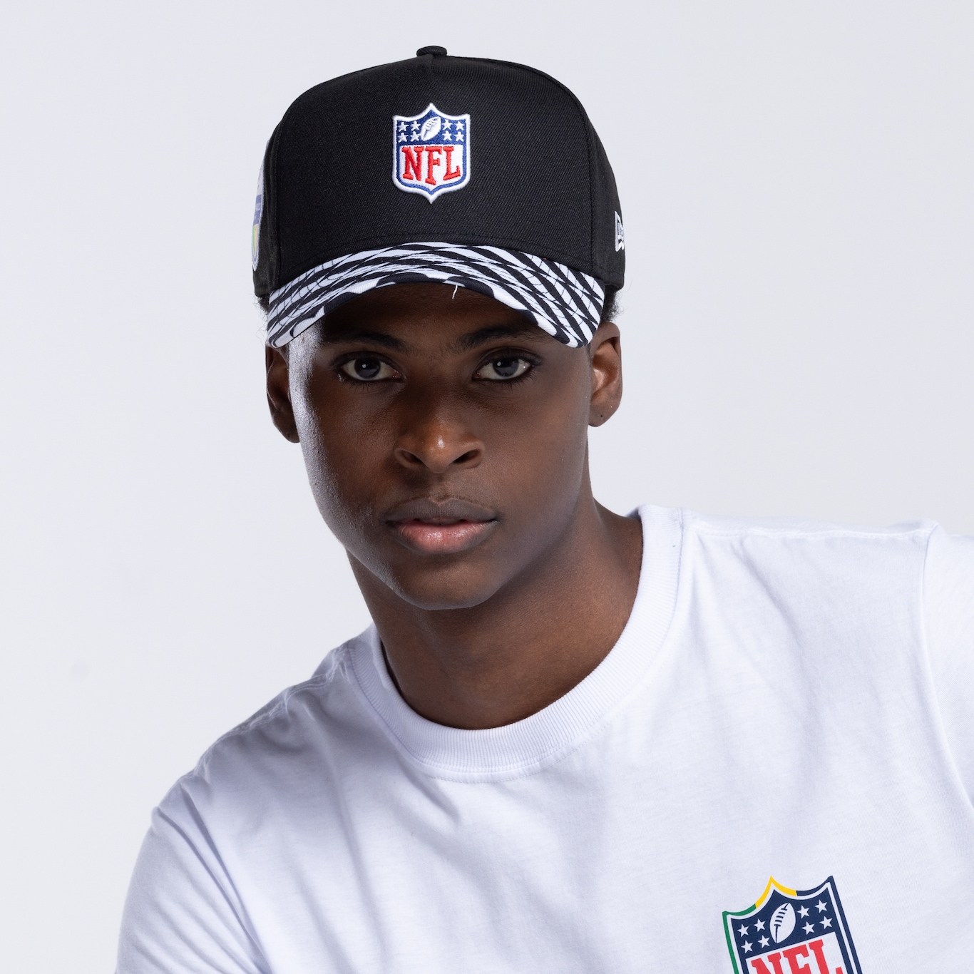 Boné NFL Aba Curva New Era Snapback  940 Trucker Black Adulto - Foto 4