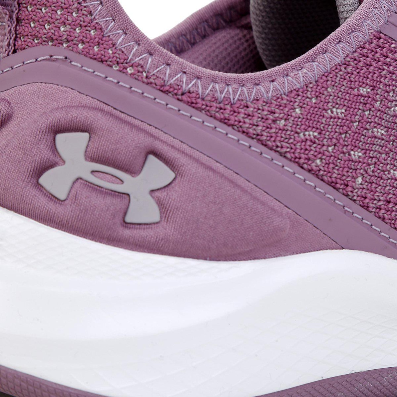 Tênis Under Armour Charged Prospect - Feminino - Foto 4