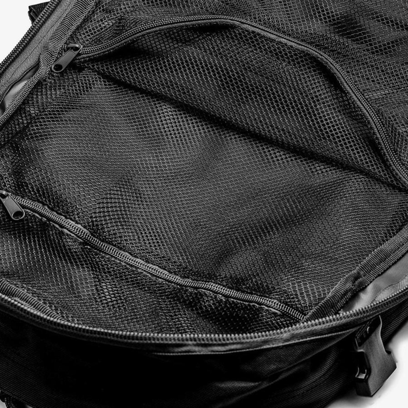 Mochila Invictus Defender Tática Militar - 55 Litros - Foto 5