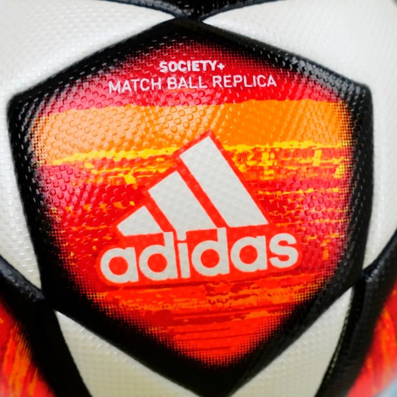 ADIDAS UEFA CHAMPIONS LEAGUE OFFICIAL MATCH BALL 2018-19