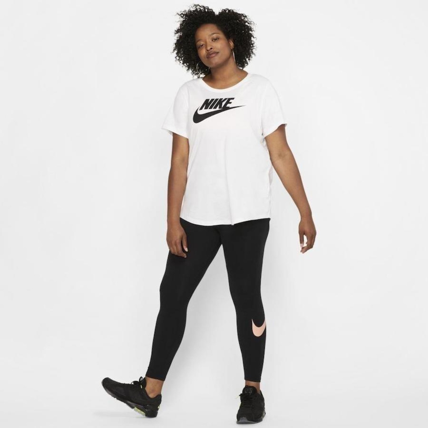 Plus Size - Camiseta Nike Sportswear Essential Futura Feminina - Nike