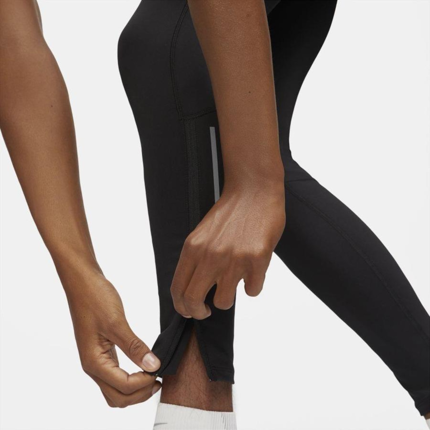 Calça Legging Nike Dri-FIT Challenger - Masculina em Promoção