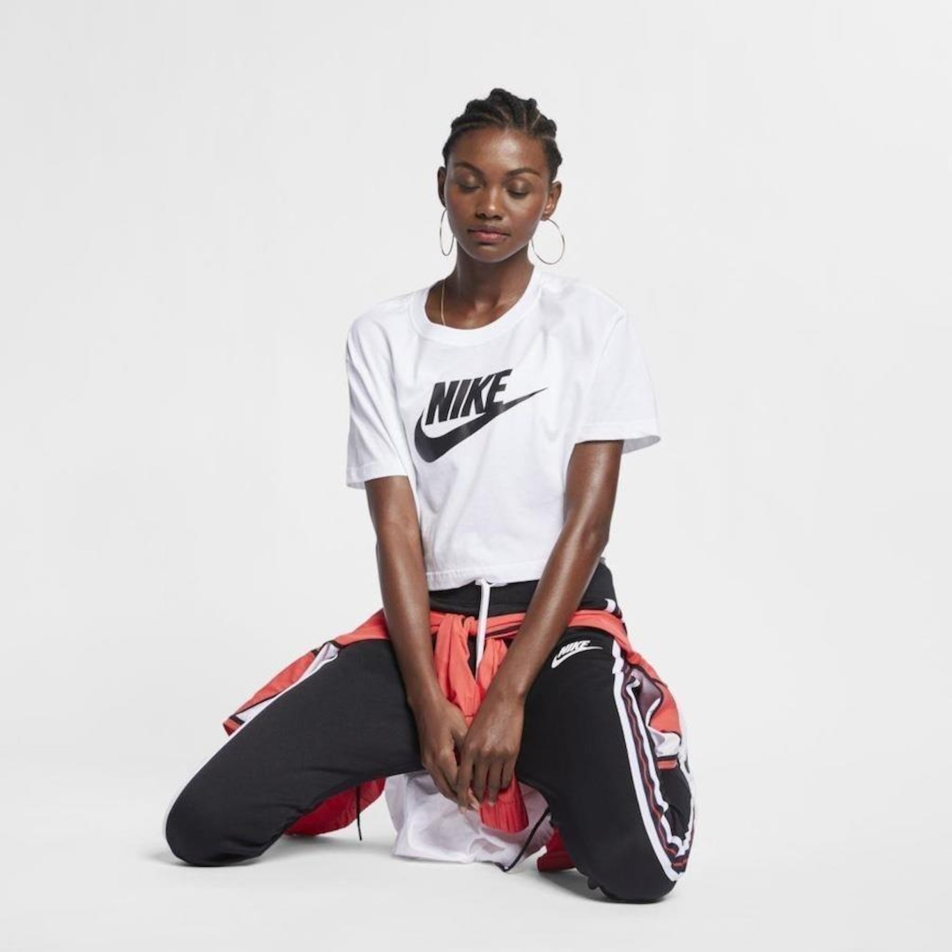 Cropped Nike Sportswear Essential Feminina - Branco - Titanes Esportes -  Camisas do Flamengo, Artes Marciais e muito mais