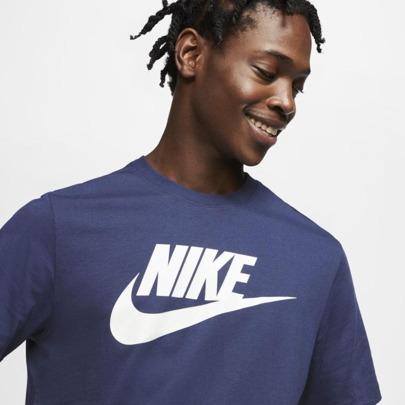 Camiseta Nike Sportswear - Masculina - Foto 3