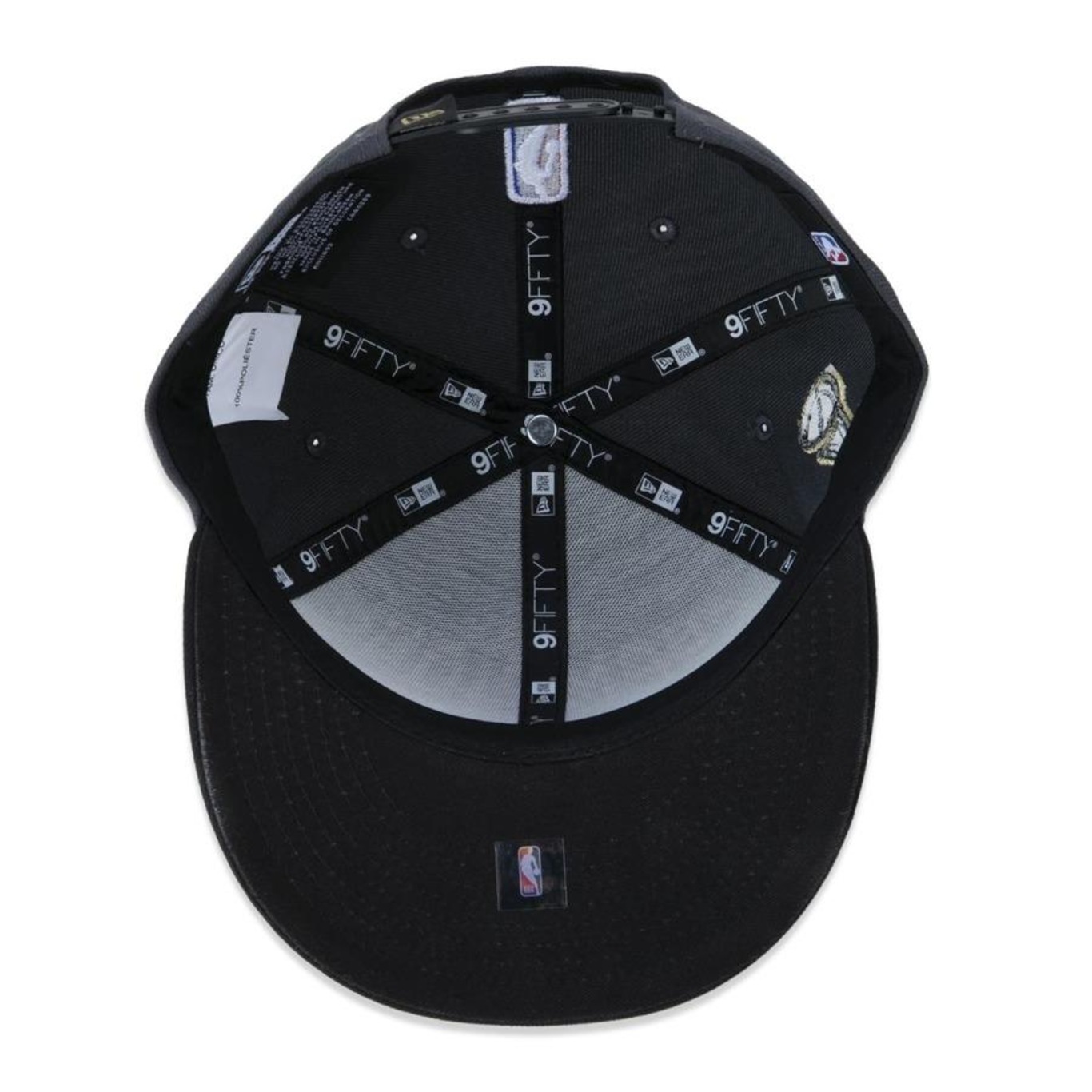 Boné Aba Reta New Era 9Fifty Milwaukee Bucks Campeão NBA Oficial de Quadra 2021 - Snapback - Adulto - Foto 5