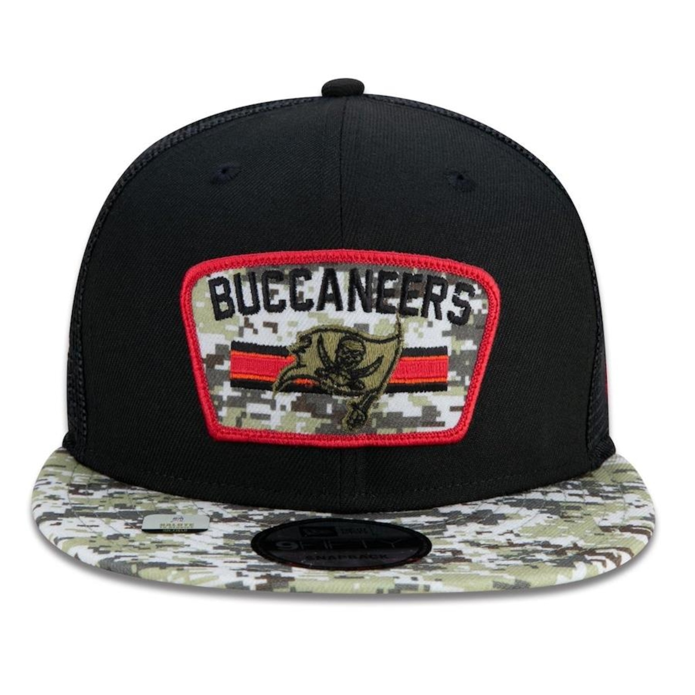 Boné Aba Reta New Era 9Fifty Trucker Tampa Bay Buccaneers Salute to Service NFL - Snapback - Adulto - Foto 2