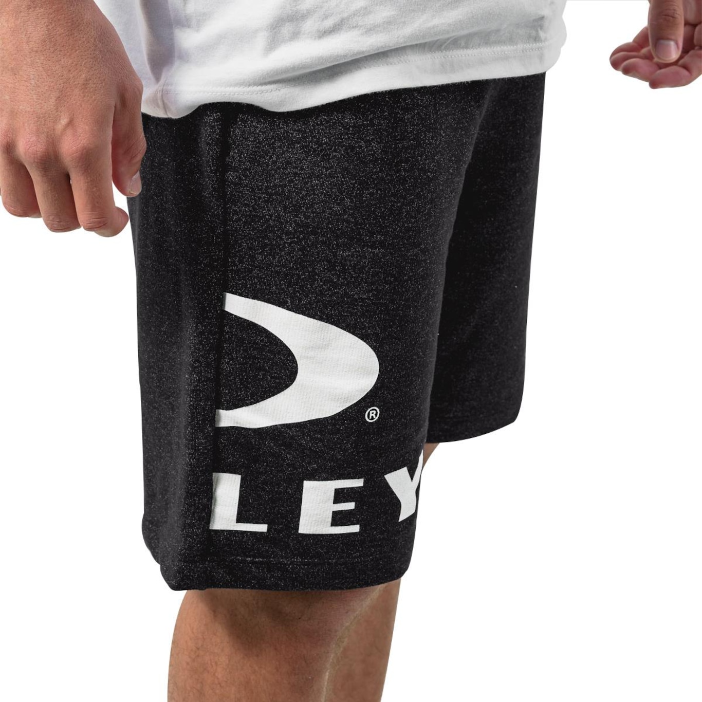 Bermuda Walk Oakley Big Ellipse Shorts Blackout - Masculina - Foto 4